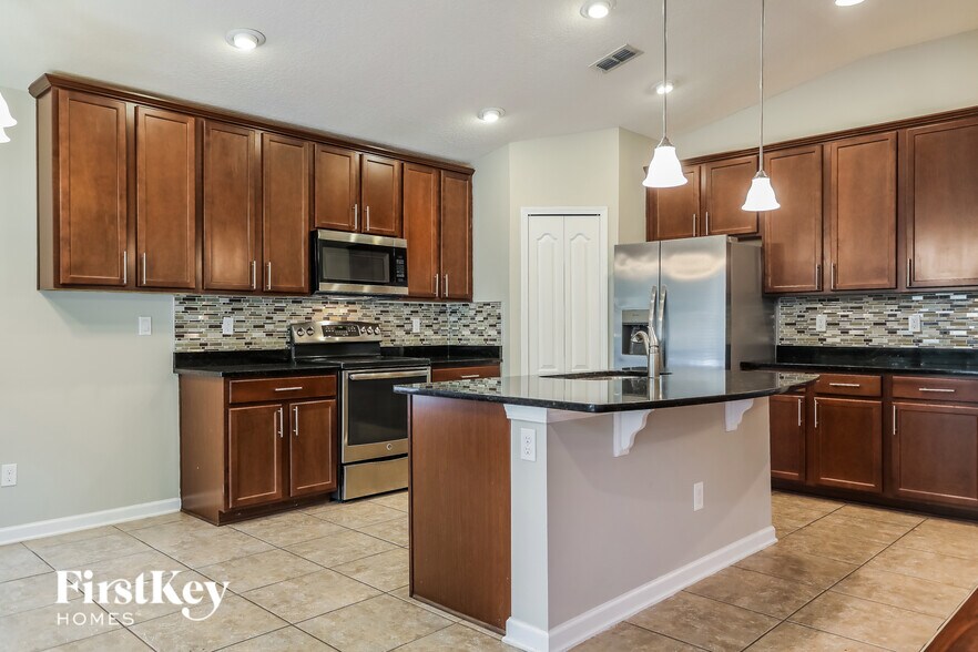 Building Photo - 344 Sunshine Dr