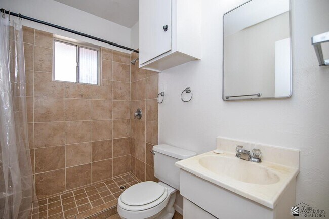 Building Photo - 250 W Catalina Dr