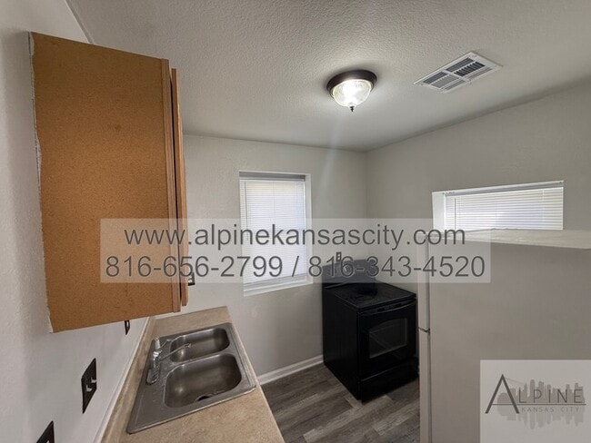 Building Photo - Small Affordable Home in Liberty
