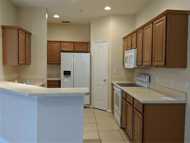 Building Photo - 6512 S Goldenrod Rd