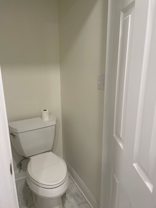 Building Photo - 4 BR 3 BA house on corner lot