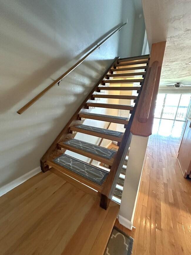 Building Photo - Tierra Verde WATERFRONT Annual Unfurn. 3BR 3BA 2 Car Tandem Garage Townhome w/SLIP