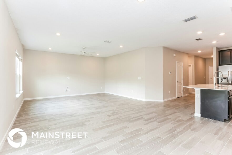 Building Photo - 9689 Lemon Grass Ln