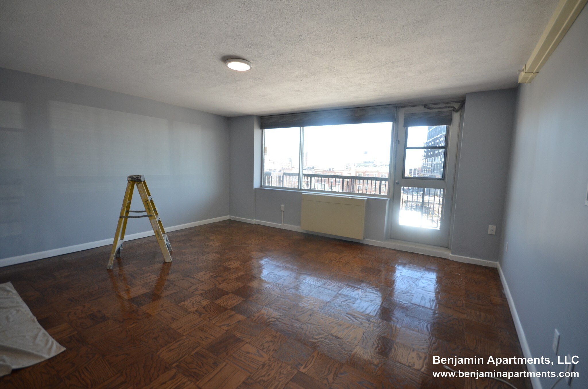 Building Photo - 77 Monmouth St