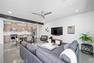Building Photo - 130 The