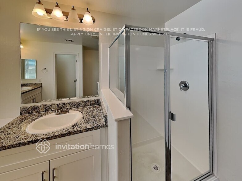 Building Photo - 16013 N 171st Ln