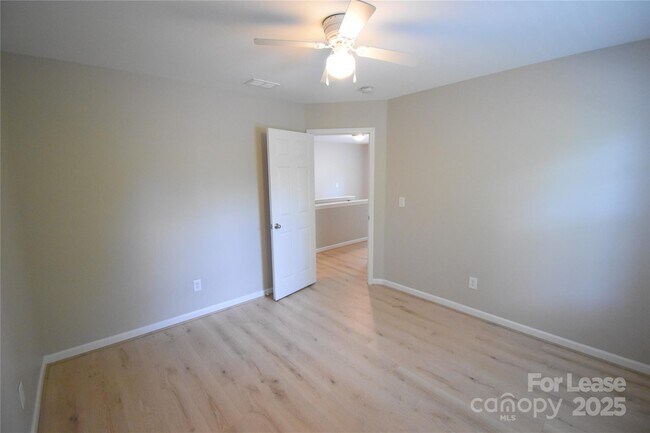 Building Photo - 3334 Crutchfield Pl
