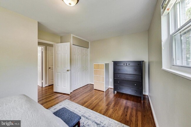 Building Photo - 4715 Oxbow Rd