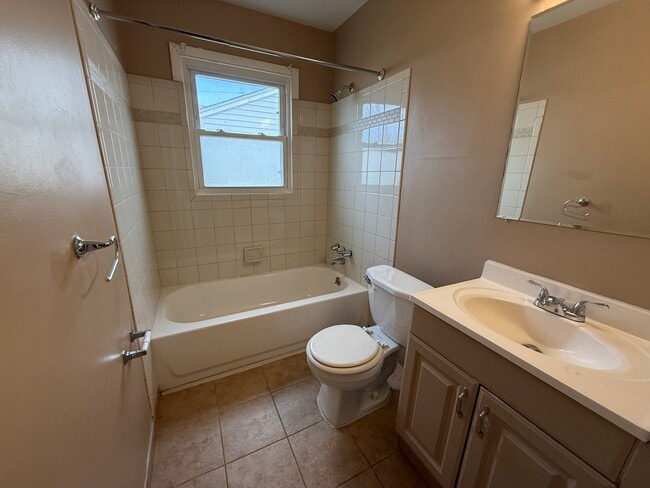 Building Photo - 25323 Fern St