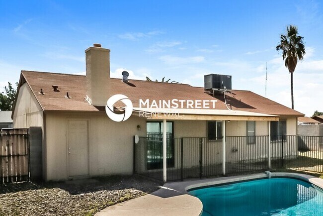 Building Photo - 3 Bedroom Pet-Friendly Home in Glendale, AZ with Main Street Renewal