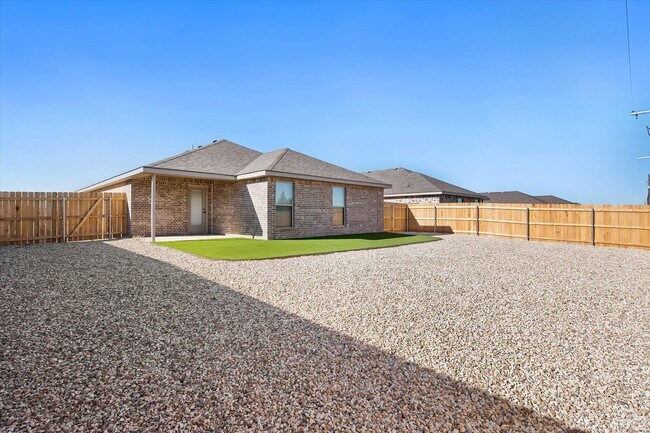 Building Photo - Now Pre-Leasing and a 55' TV -New 3/2/2 in Willowbend