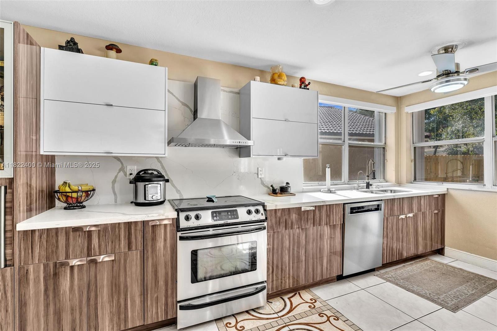 Building Photo - 16408 Sapphire Pl