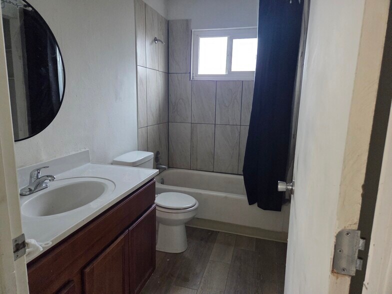 Building Photo - 23 Ponce de Leon Ave