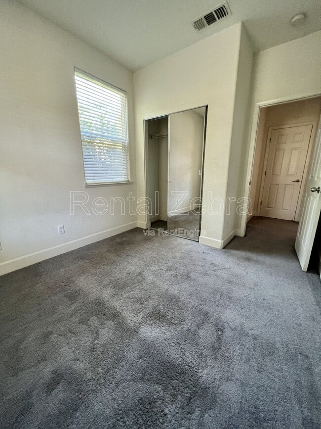 Building Photo - 459 Jacobs Dr