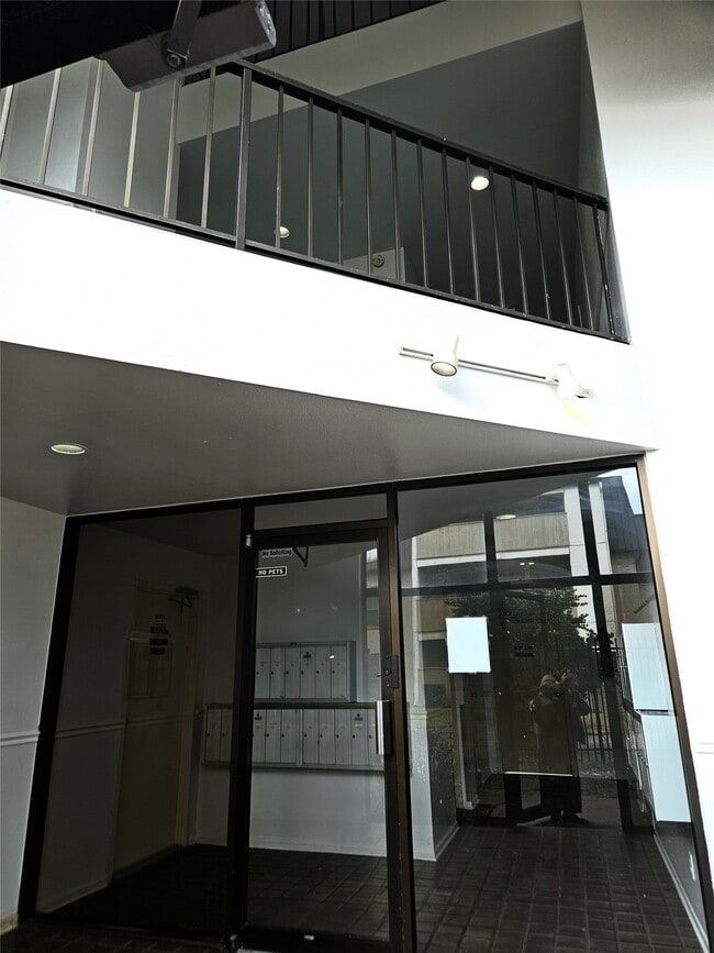 Building Photo - 8421 Hearth Dr