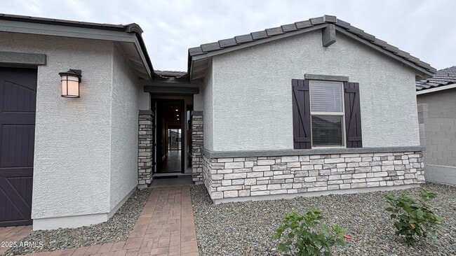 Building Photo - 15901 W El Cortez Pl