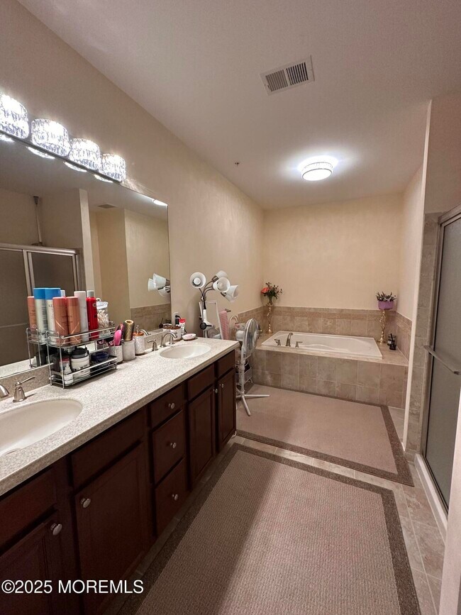 Building Photo - 112 Regency Ct