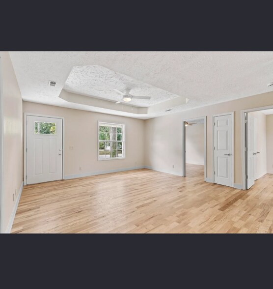 Building Photo - 1623 W Hovey St