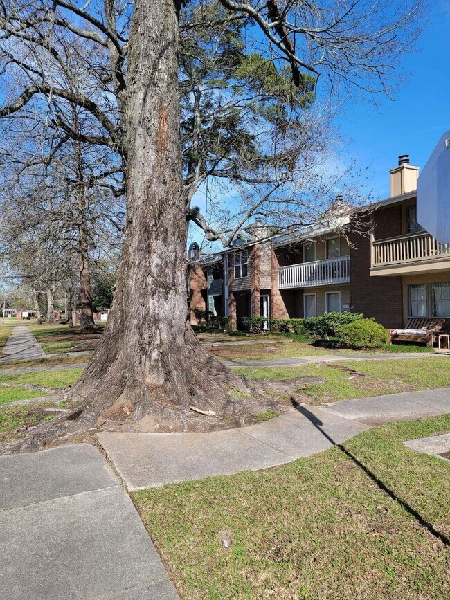 Building Photo - 5327 Heatherstone Dr