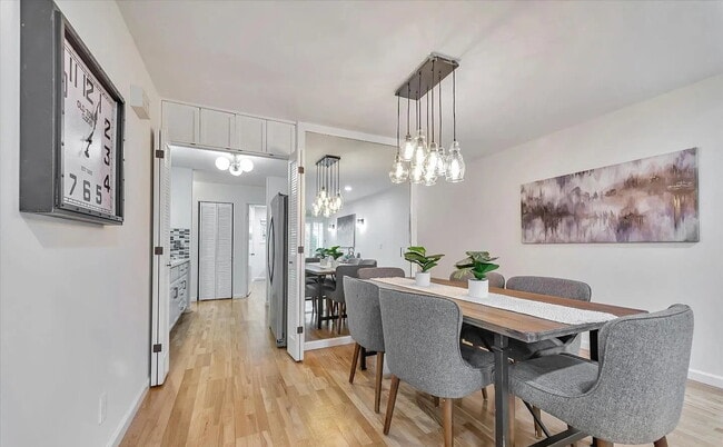 Building Photo - "Charming 1-Bedroom Oasis in the Heart of Brooklyn – Your Perfect Urban Retreat!"
