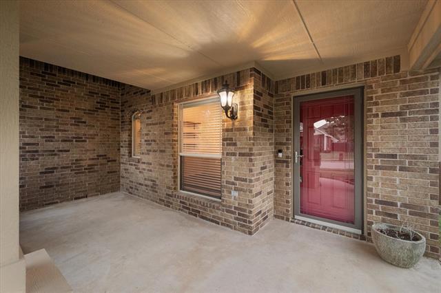 Building Photo - 4802 Oakview Dr