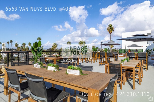 Building Photo - 14526 Kittridge St