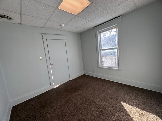 Building Photo - 1112-D Gilbert-