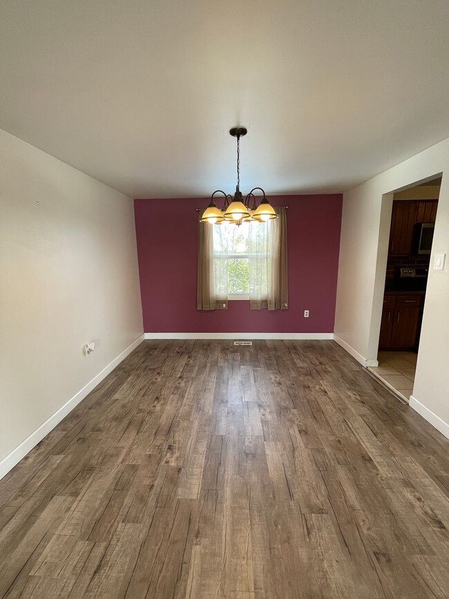 Building Photo - 120 Scottsdale Dr