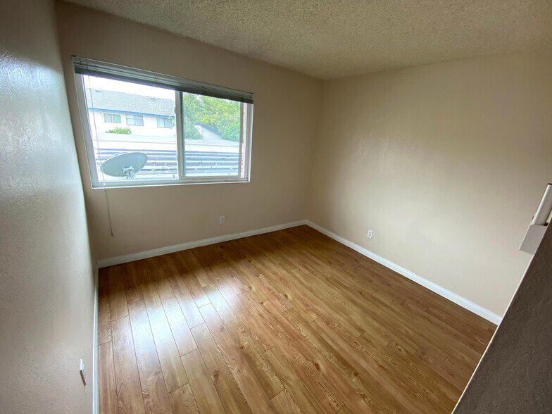 Building Photo - 1587 Gatewood Ct
