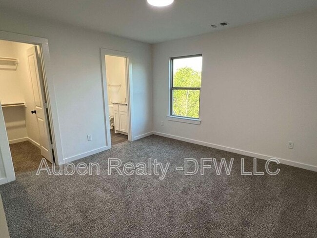 Building Photo - 2428 South Fannin Avenue