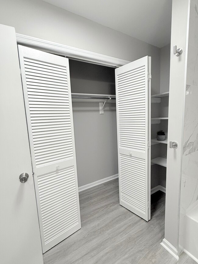 Building Photo - 620 Scott St