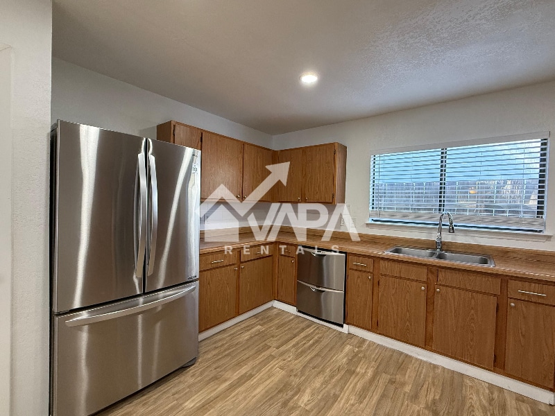 Building Photo - 7915 Oval Meadows