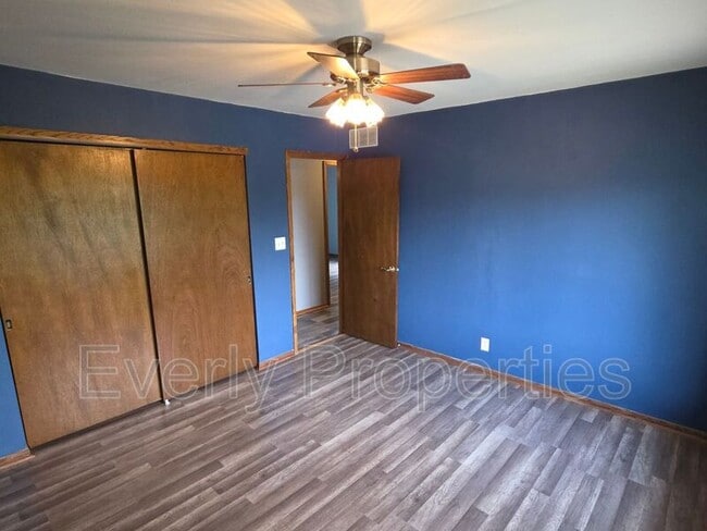 Building Photo - 219 McDivett Dr