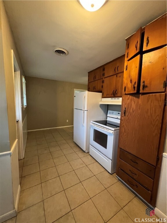 Building Photo - 129 Pineview Dr