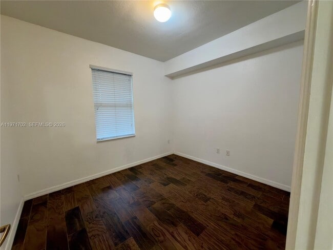 Building Photo - 8999 NW 107 Ct