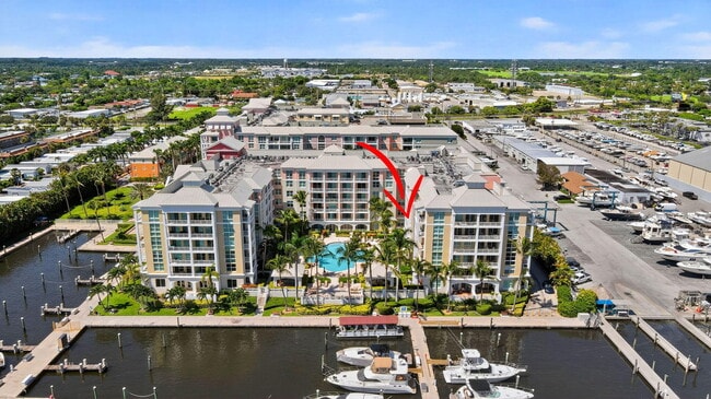 Building Photo - 806 E Windward Way