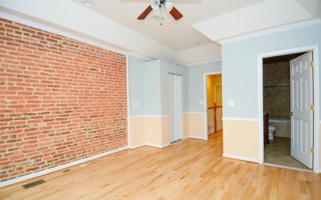 Building Photo - 2326 E Fayette St