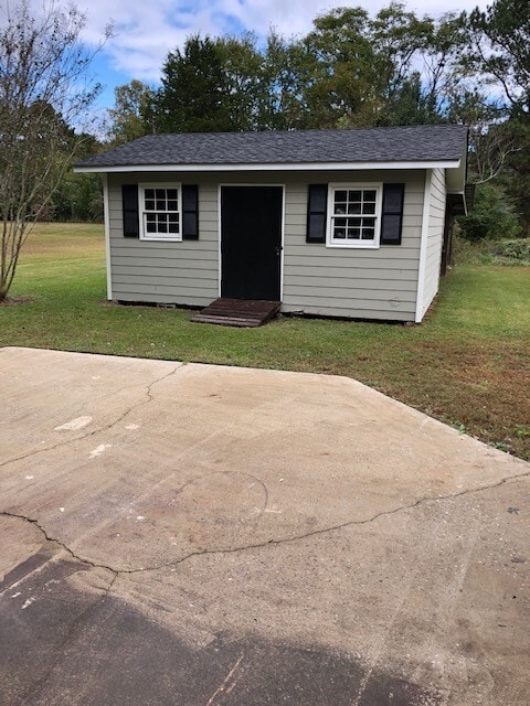 Building Photo - Newly Renovated Home on 2 Acres!