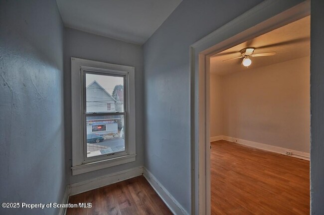 Building Photo - 1416 Capouse Ave