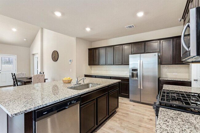 Building Photo - 309 Empress Tree Dr