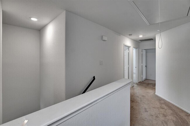 Building Photo - 1518 Carmona Ct