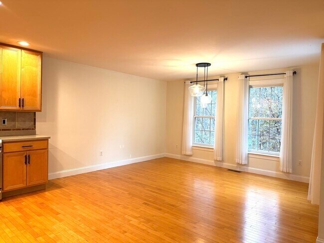 Building Photo - 27 Meyer Hill Dr