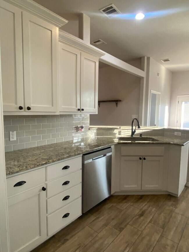 Building Photo - 3 BEDROOM, COMMUNITY POOL, BELTON ISD