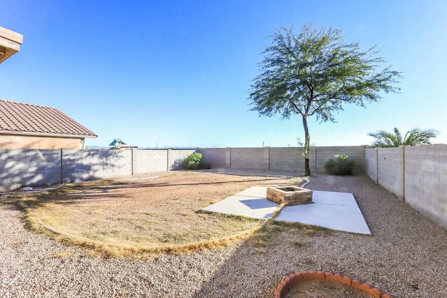 Building Photo - 30783 N Karen Ave
