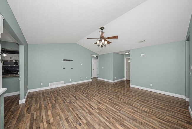 Building Photo - 1531 N Clay St