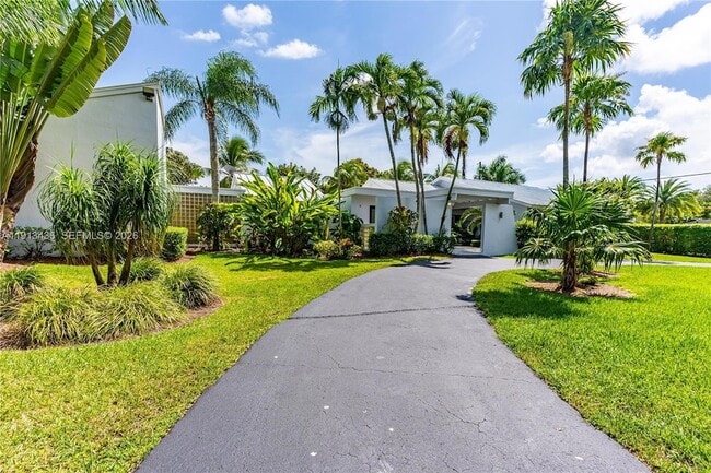 Building Photo - 6900 SW 136th St