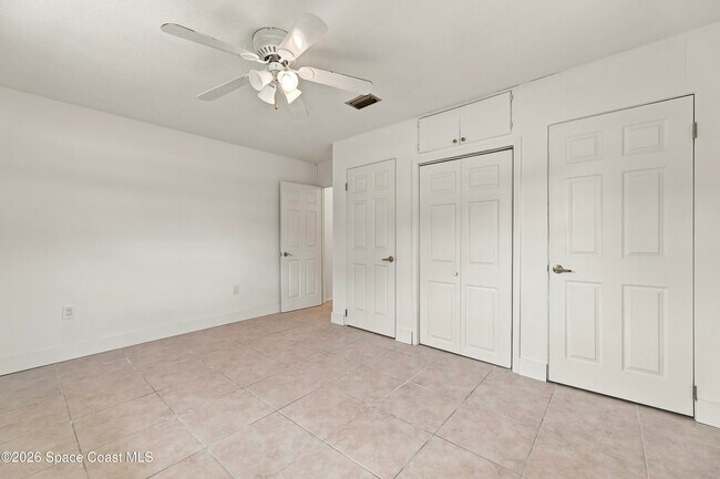 Building Photo - 215 Pelican Dr