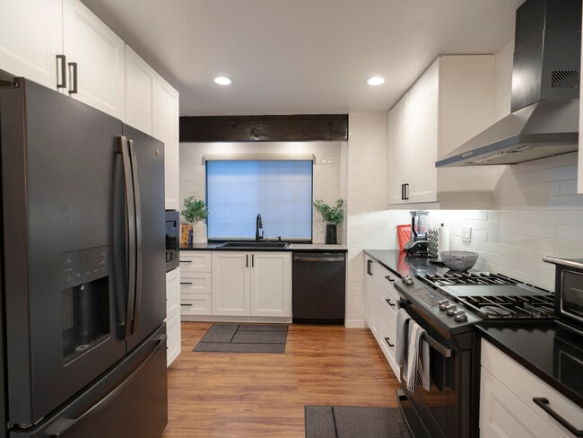 Building Photo - 24568 Albrun Dr