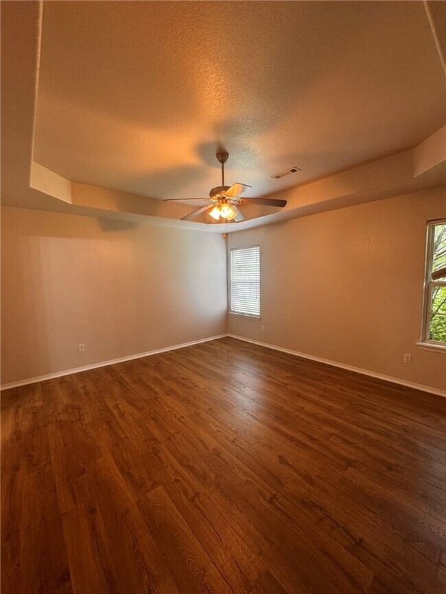 Building Photo - 11723 E Creek Ln