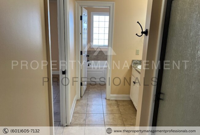 Building Photo - Charming 3BR/2BA Brick Home in Wellington ...